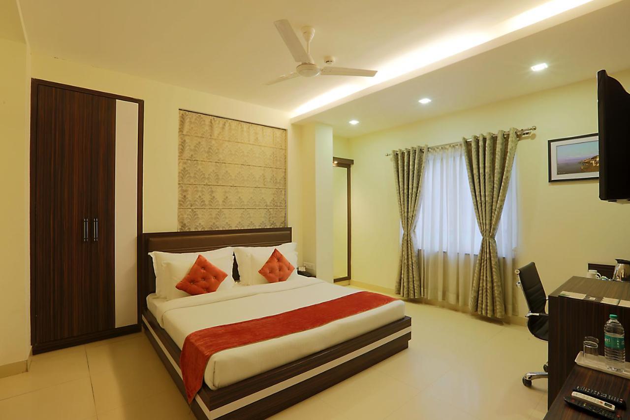 Hotel Premiere Villa  Varanasi Esterno foto