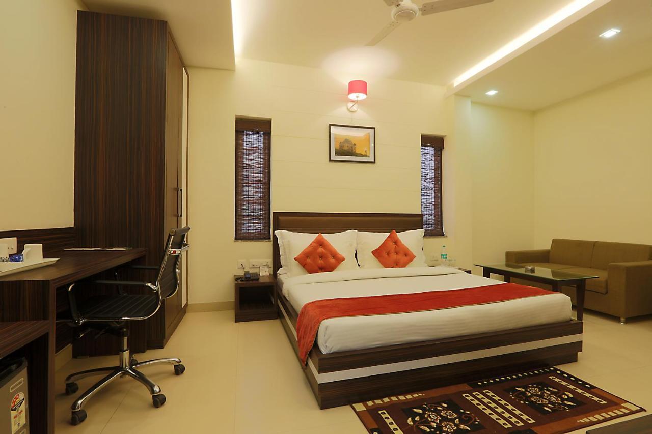 Hotel Premiere Villa  Varanasi Esterno foto