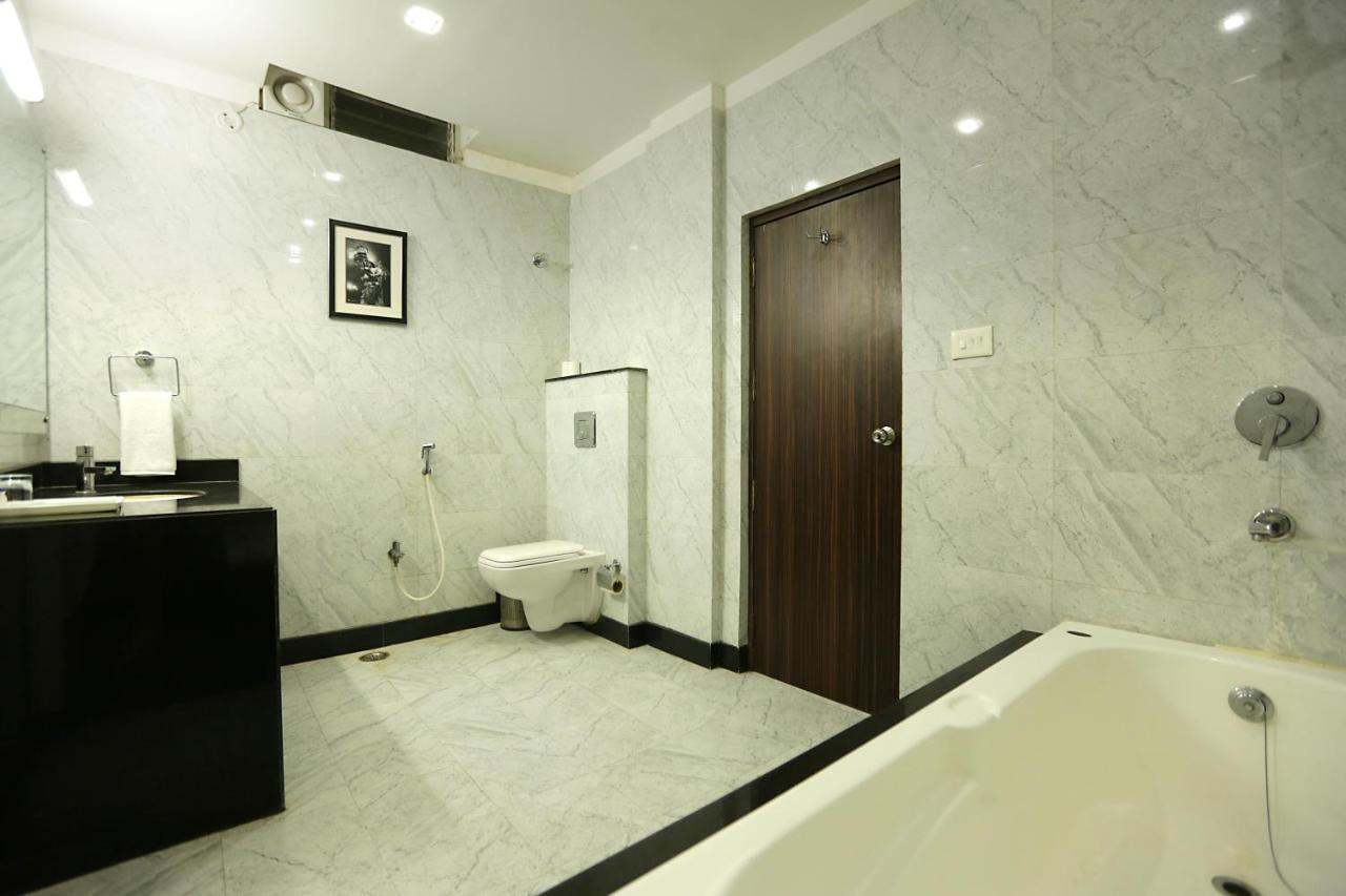 Hotel Premiere Villa  Varanasi Esterno foto
