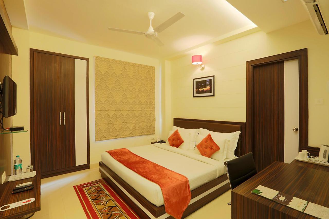 Hotel Premiere Villa  Varanasi Esterno foto