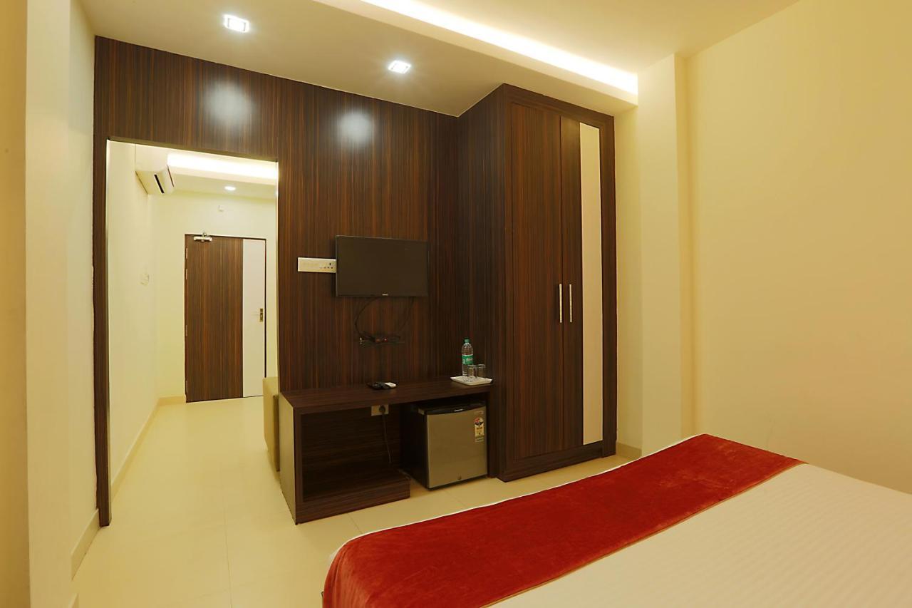 Hotel Premiere Villa  Varanasi Esterno foto