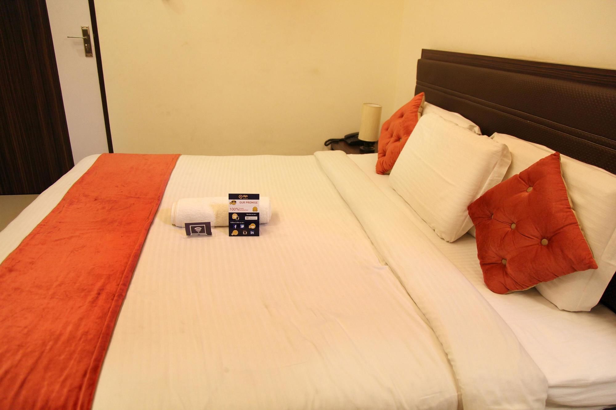 Hotel Premiere Villa  Varanasi Esterno foto