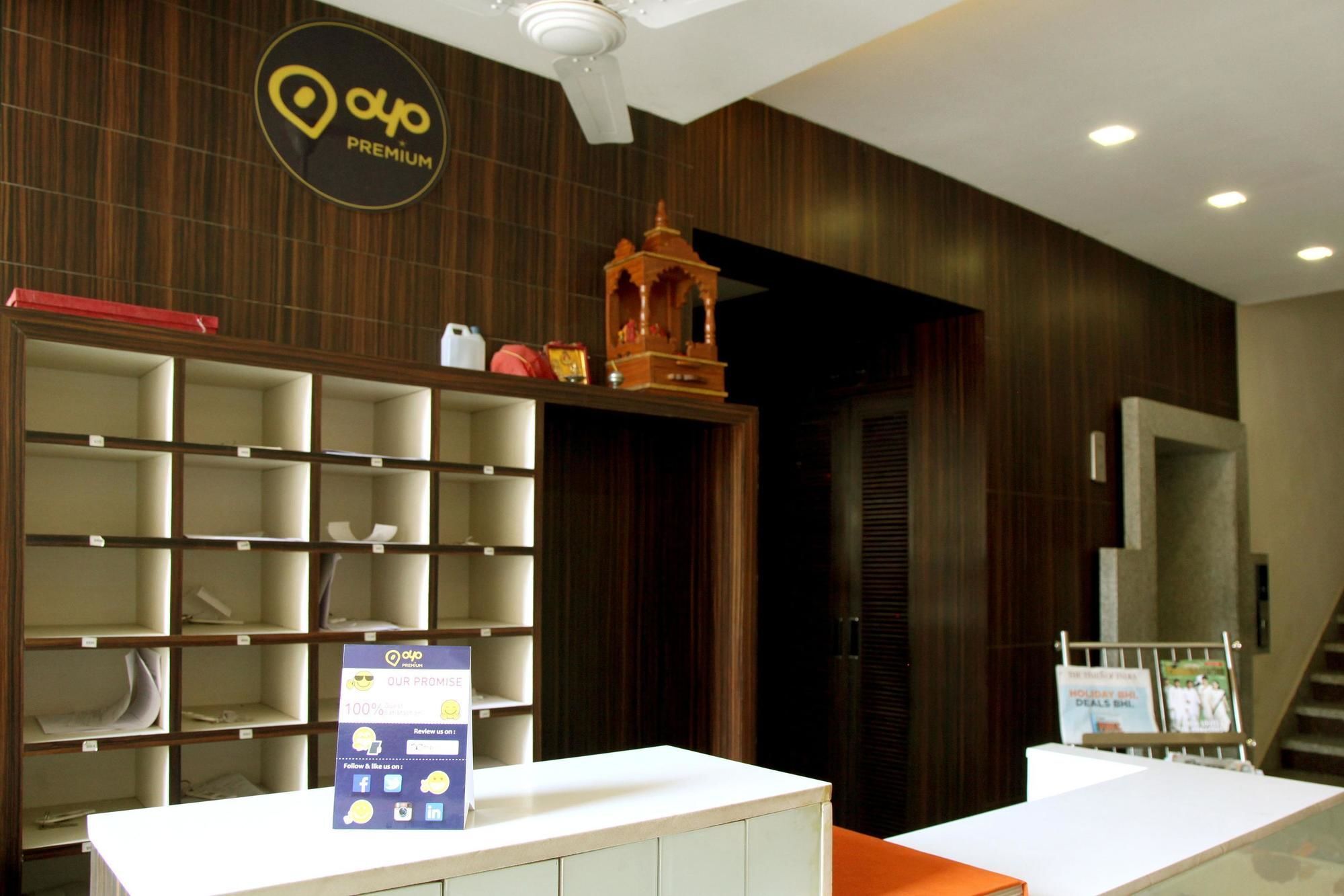 Hotel Premiere Villa  Varanasi Esterno foto