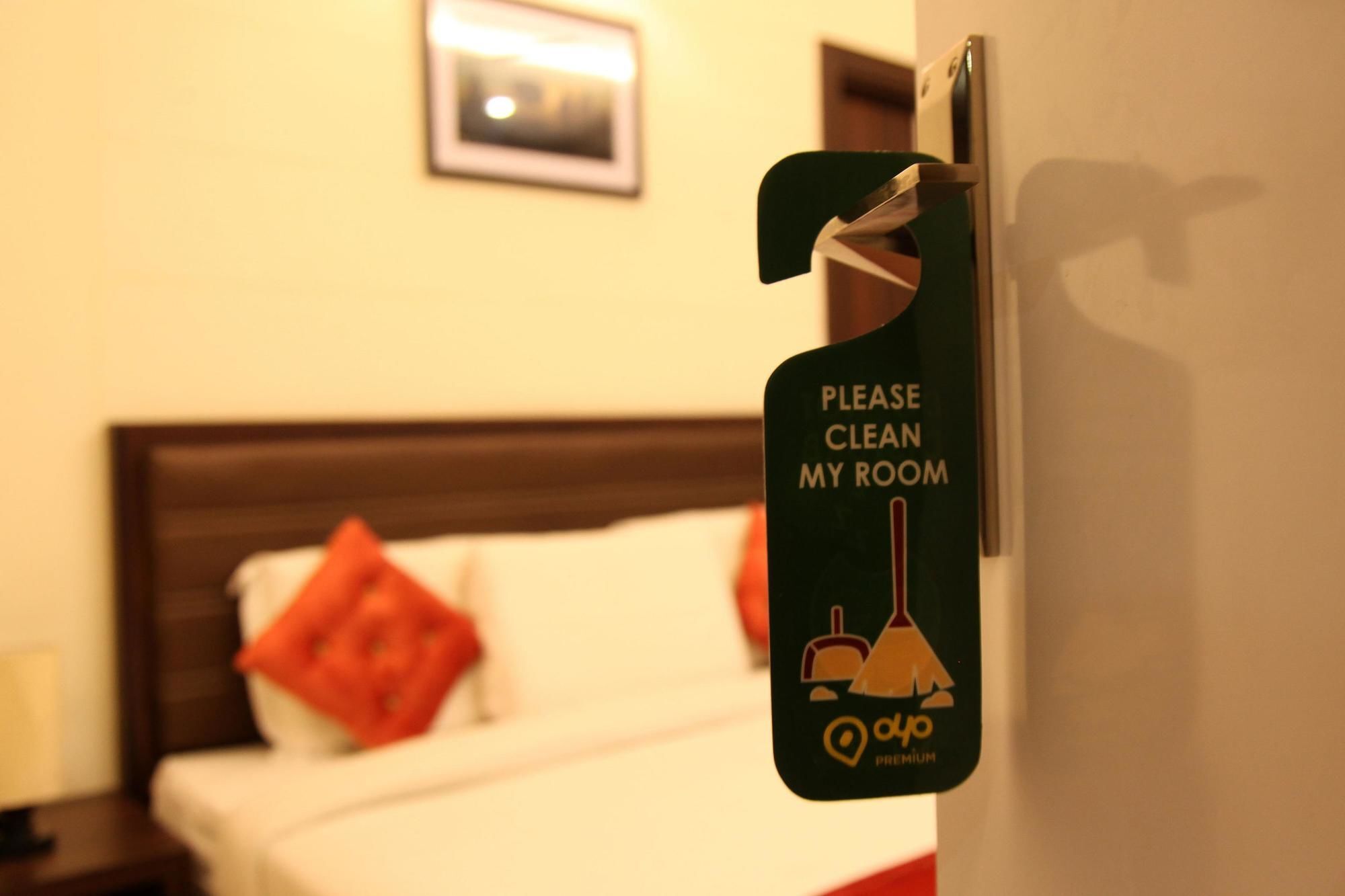 Hotel Premiere Villa  Varanasi Esterno foto